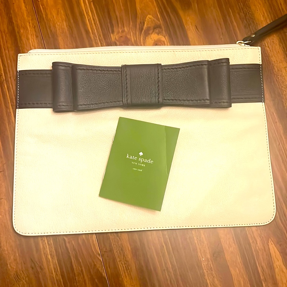Kate Spade Authentic Wristlet - Medium Size